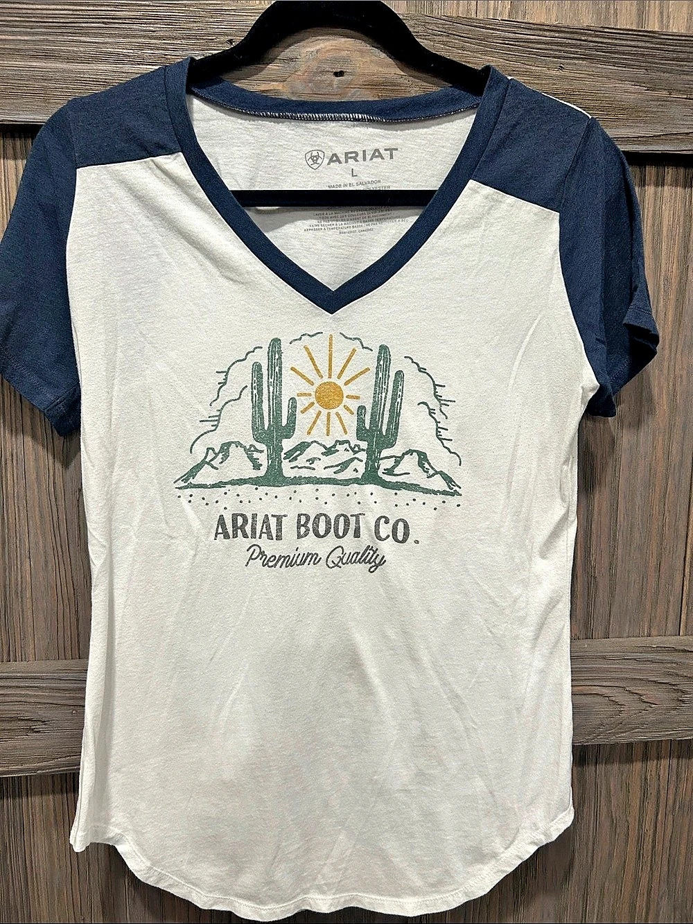 Ariat V-Neck Graphic Tee in White & Blue Size Large